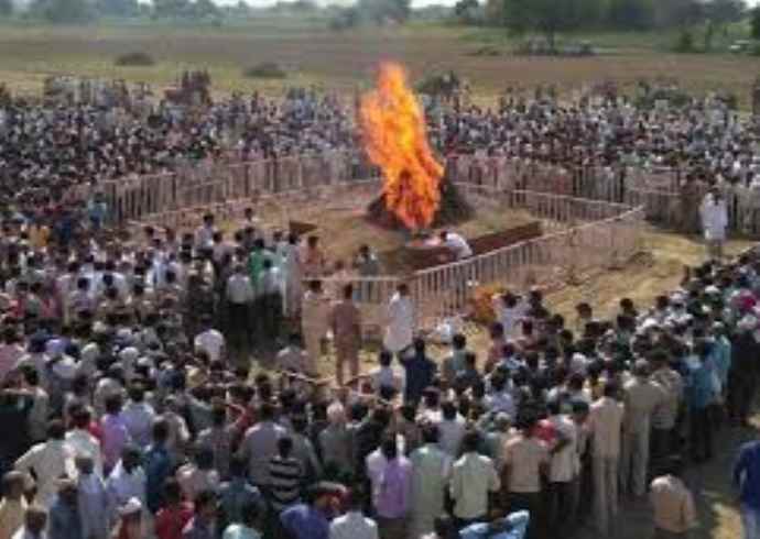 भारतीय संस्कृति में जीवन और मृत्यु के संस्कार कैसे मनाए जाते हैं?