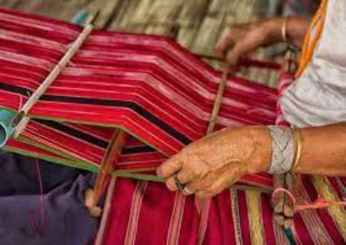 भारतीय संस्कृति में खादी के वस्त्रों का क्या महत्व है?